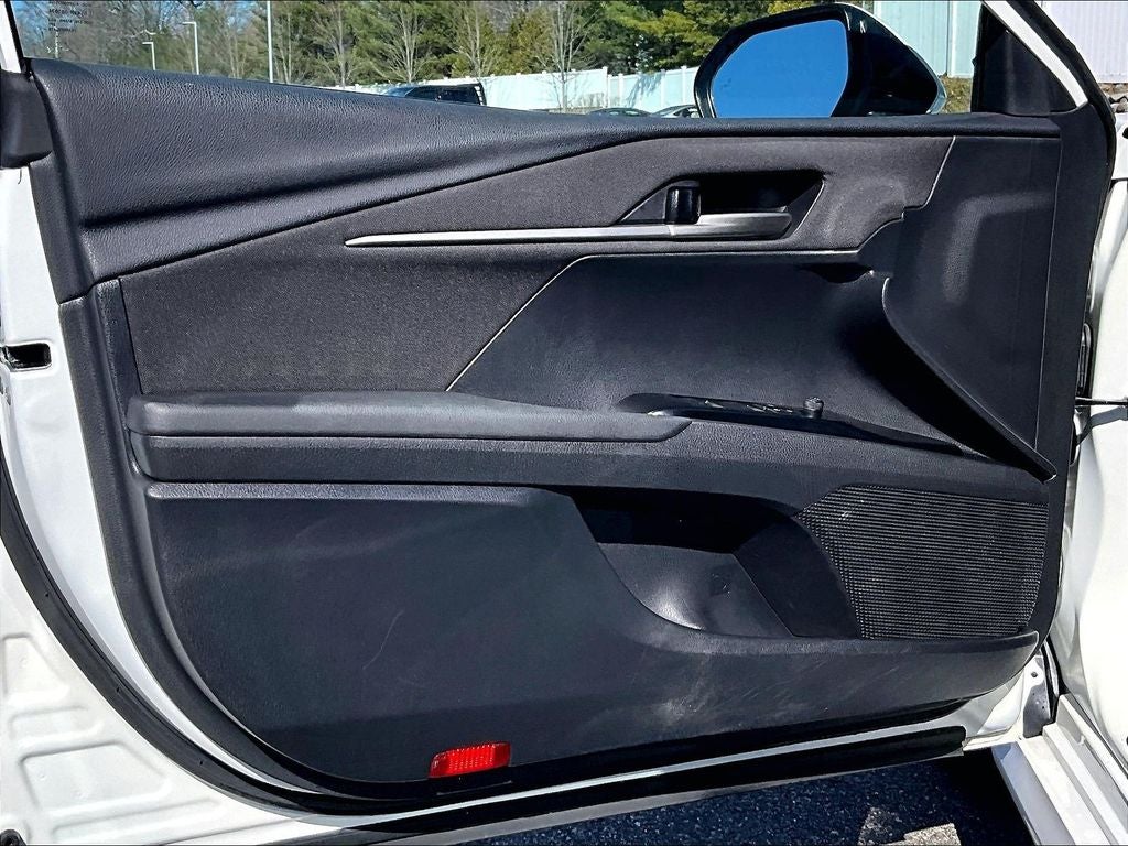 2025 Toyota Camry LE (SE)