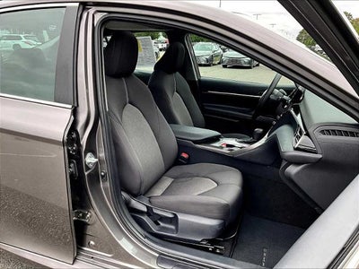 2024 Toyota Camry LE Auto (SE)