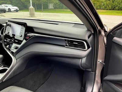 2024 Toyota Camry LE Auto (SE)