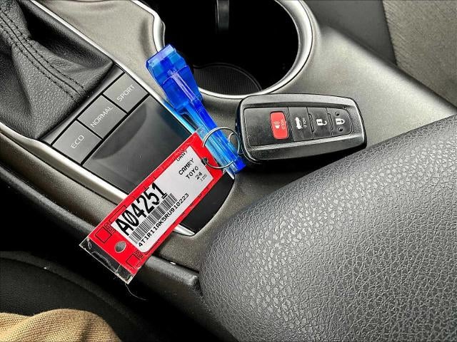 2024 Toyota Camry LE Auto (SE)