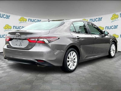 2024 Toyota Camry LE Auto (SE)