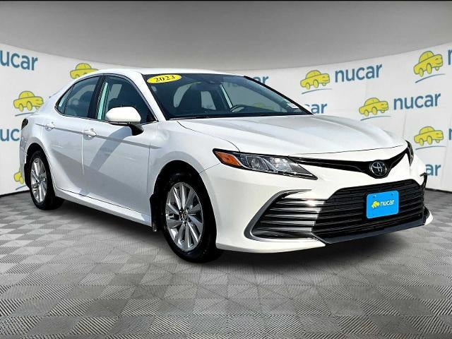 2023 Toyota Camry LE Auto (SE)