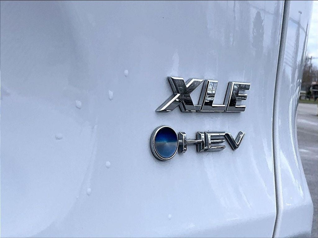 2025 Toyota RAV4 Hybrid XLE