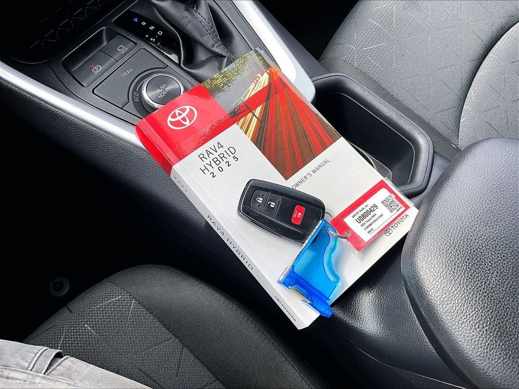 2025 Toyota RAV4 Hybrid XLE