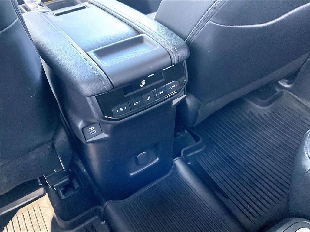 2025 Toyota Grand Highlander Hybrid XLE