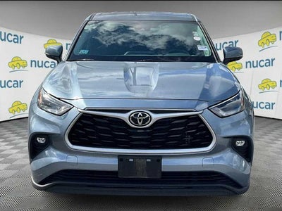 2022 Toyota Highlander LE AWD (SE)