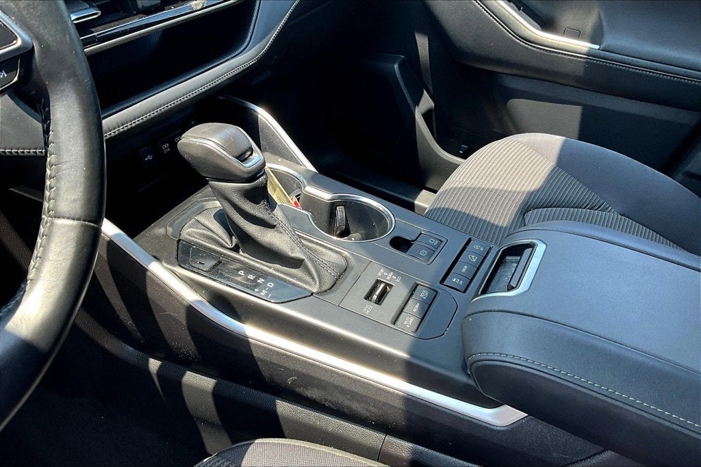 2021 Toyota Highlander LE