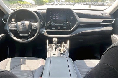 2021 Toyota Highlander LE