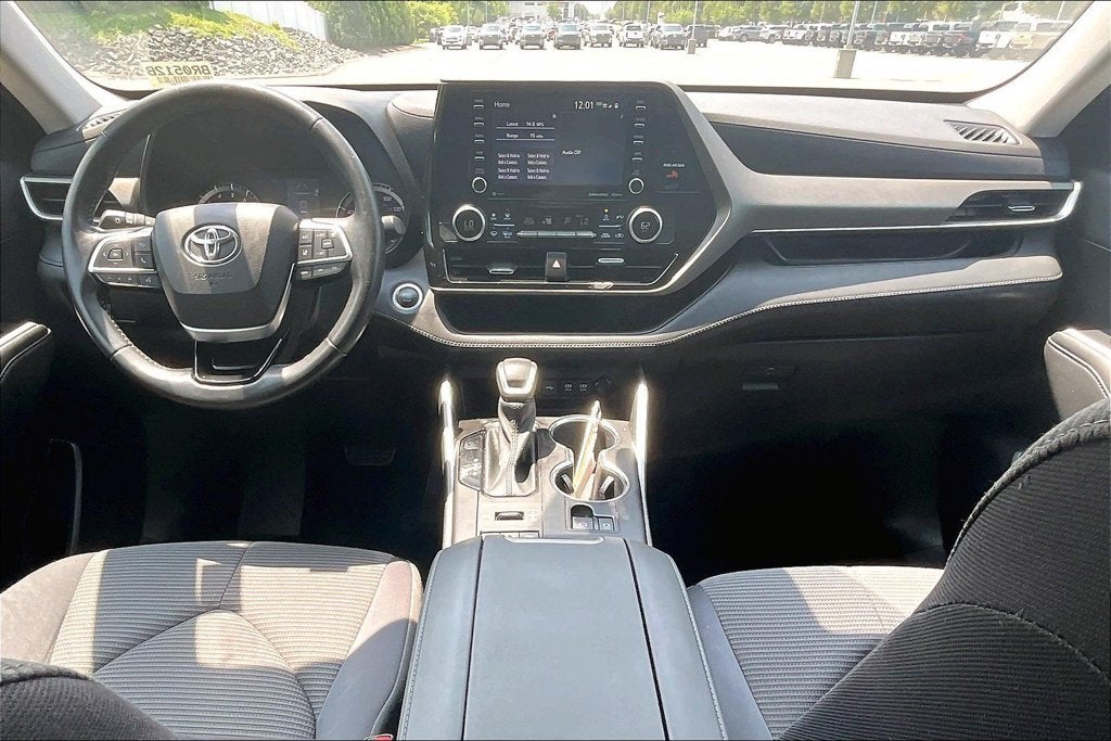 2021 Toyota Highlander LE