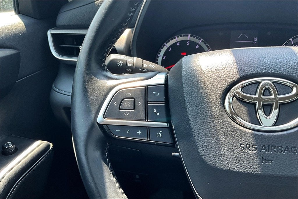2021 Toyota Highlander LE