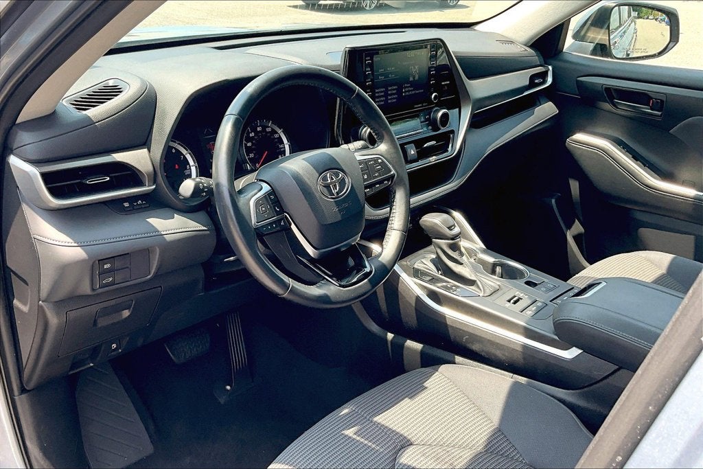 2021 Toyota Highlander LE