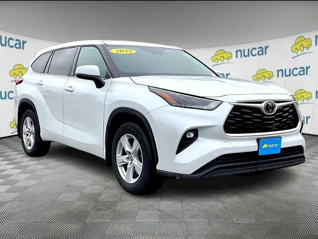 2022 Toyota Highlander LE AWD (SE)