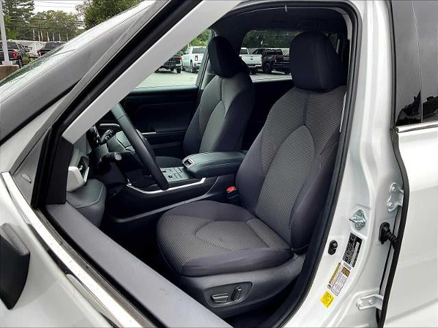 2022 Toyota Highlander LE AWD (SE)