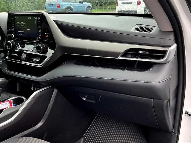 2022 Toyota Highlander LE AWD (SE)