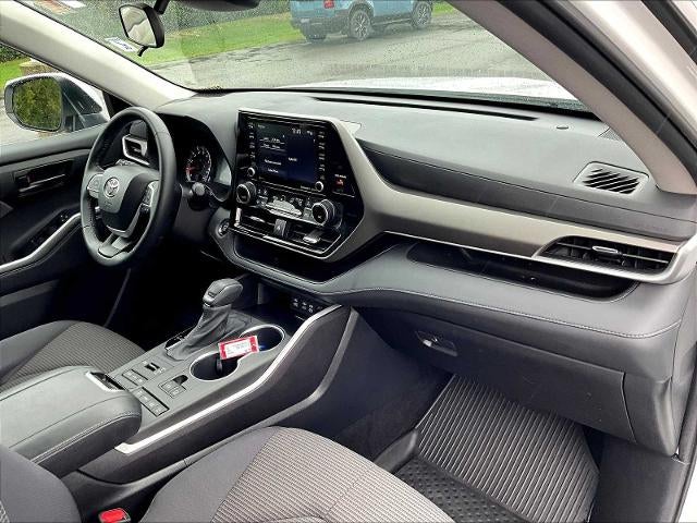 2022 Toyota Highlander LE AWD (SE)