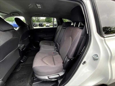 2022 Toyota Highlander LE AWD (SE)