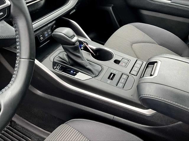 2022 Toyota Highlander LE AWD (SE)