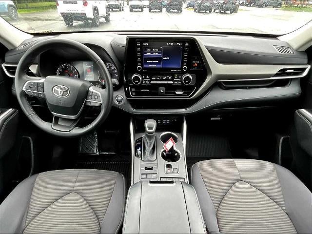 2022 Toyota Highlander LE AWD (SE)