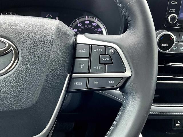 2022 Toyota Highlander LE AWD (SE)