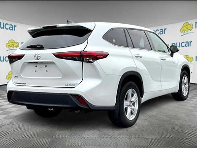 2022 Toyota Highlander LE AWD (SE)