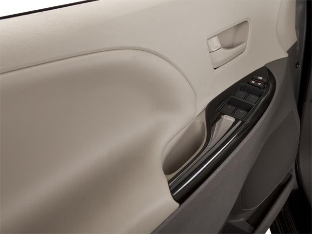 2011 Toyota Sienna 5dr 7-Pass Van V6 XLE AWD (Natl)