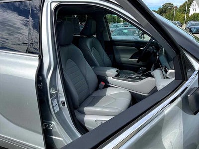 2022 Toyota Highlander XLE AWD (Natl)