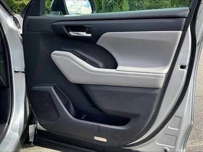 2022 Toyota Highlander XLE AWD (Natl)