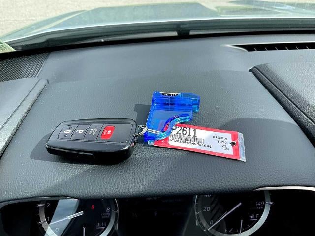 2022 Toyota Highlander XLE AWD (Natl)