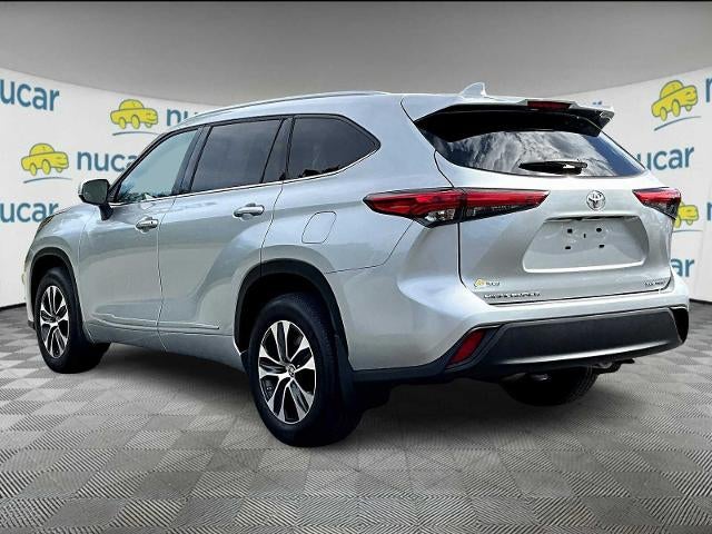 2022 Toyota Highlander XLE AWD (Natl)