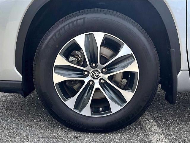 2022 Toyota Highlander XLE AWD (Natl)