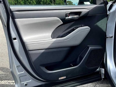 2022 Toyota Highlander XLE AWD (Natl)