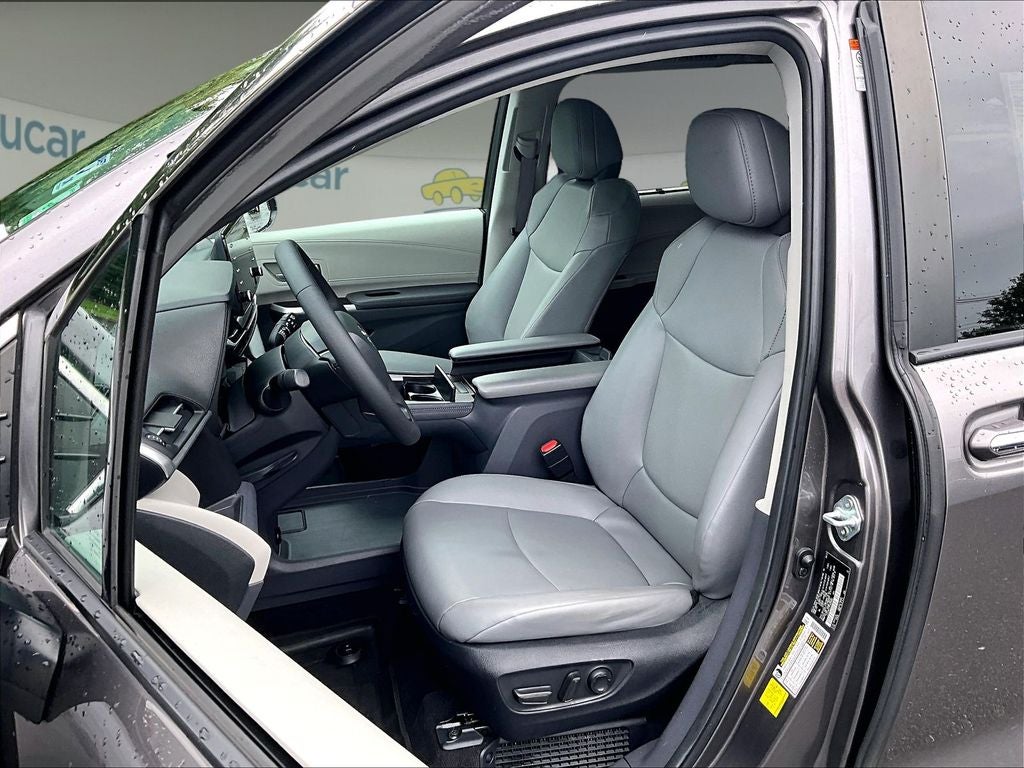 2023 Toyota Sienna XLE 7 Passenger