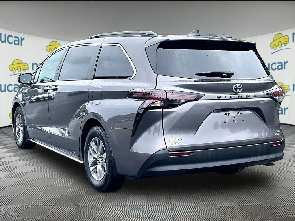 2023 Toyota Sienna XLE 7 Passenger