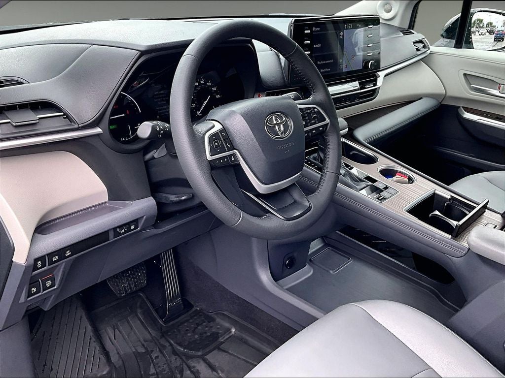 2023 Toyota Sienna XLE 7 Passenger