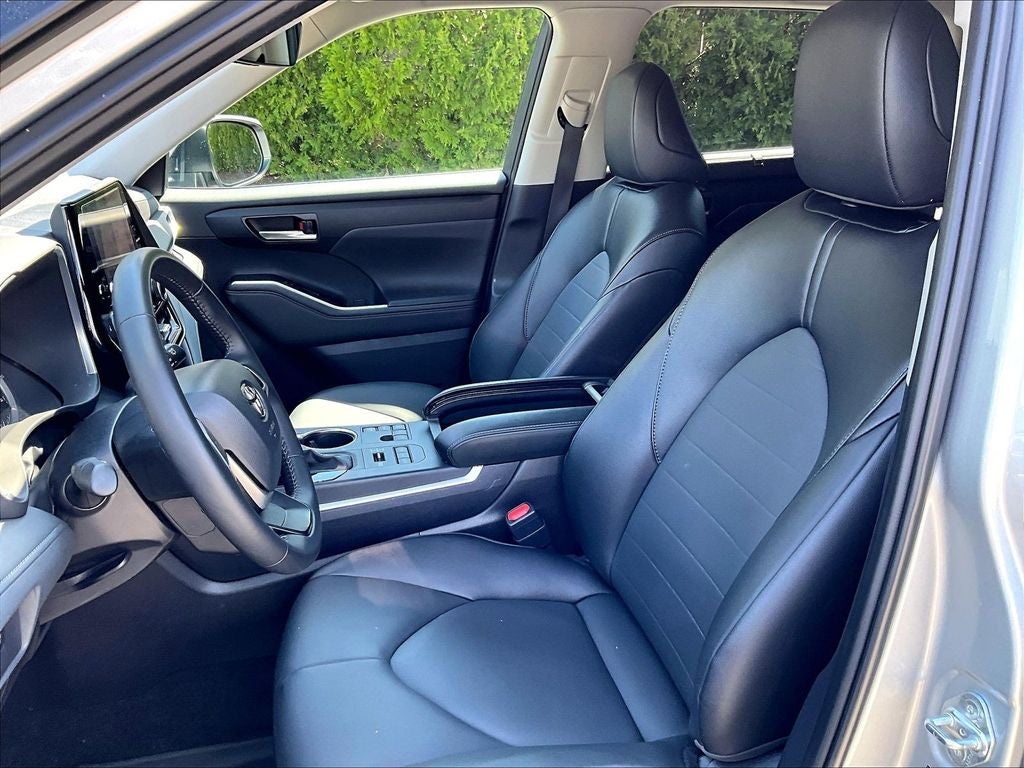 2025 Toyota Highlander XLE