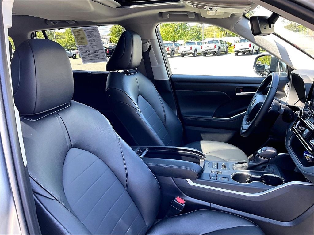 2025 Toyota Highlander XLE