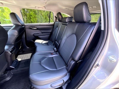 2025 Toyota Highlander XLE