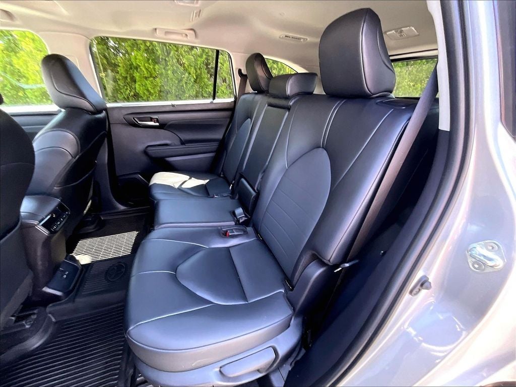 2025 Toyota Highlander XLE