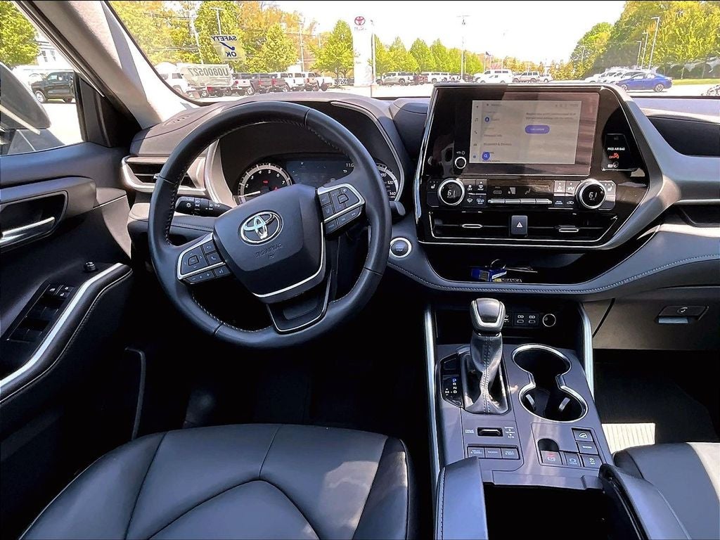 2025 Toyota Highlander XLE