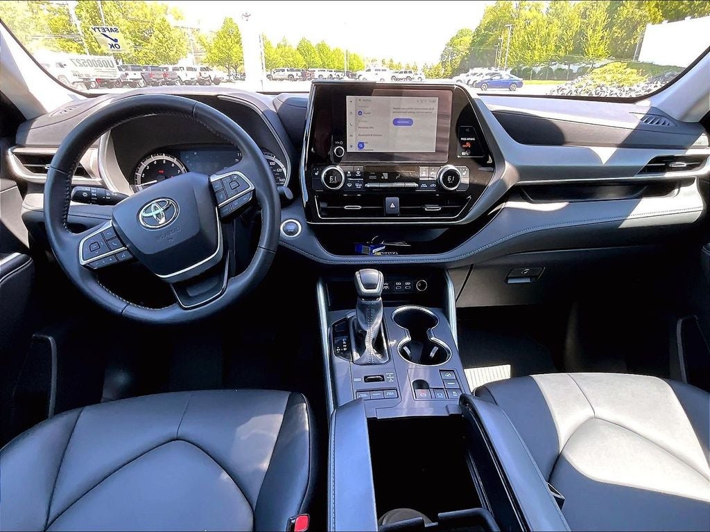 2025 Toyota Highlander XLE