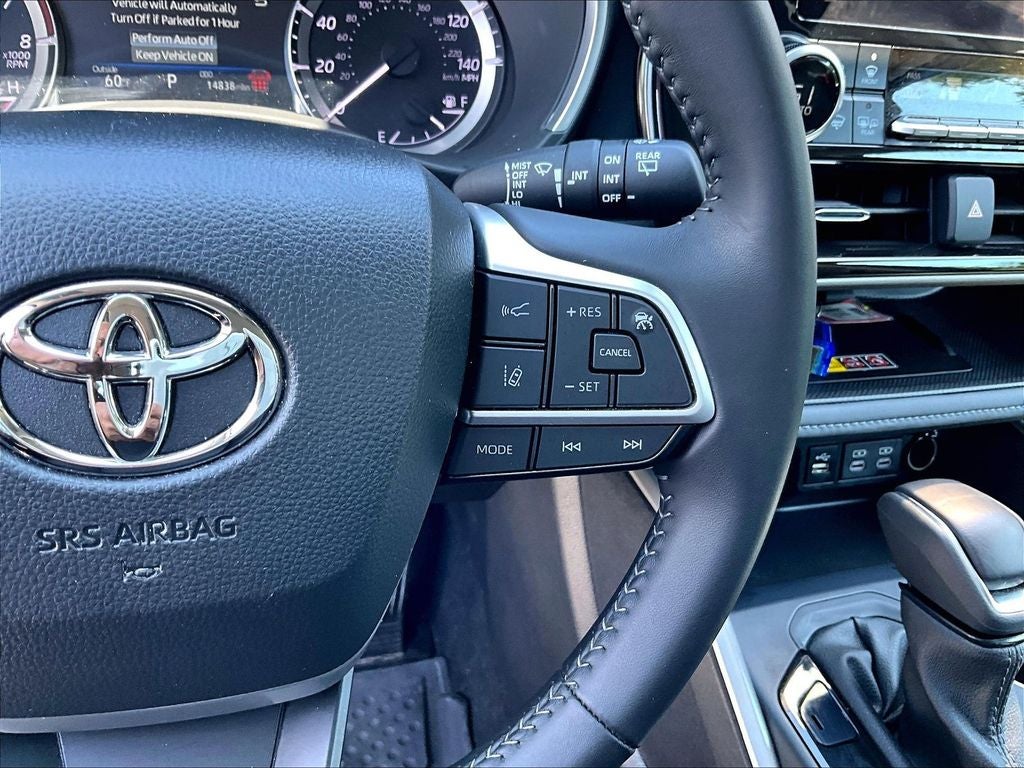 2025 Toyota Highlander XLE