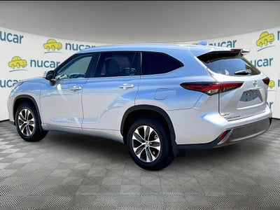 2025 Toyota Highlander XLE