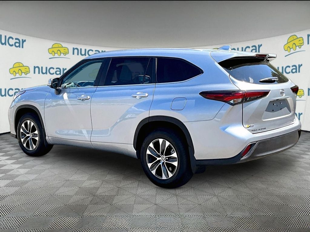 2025 Toyota Highlander XLE