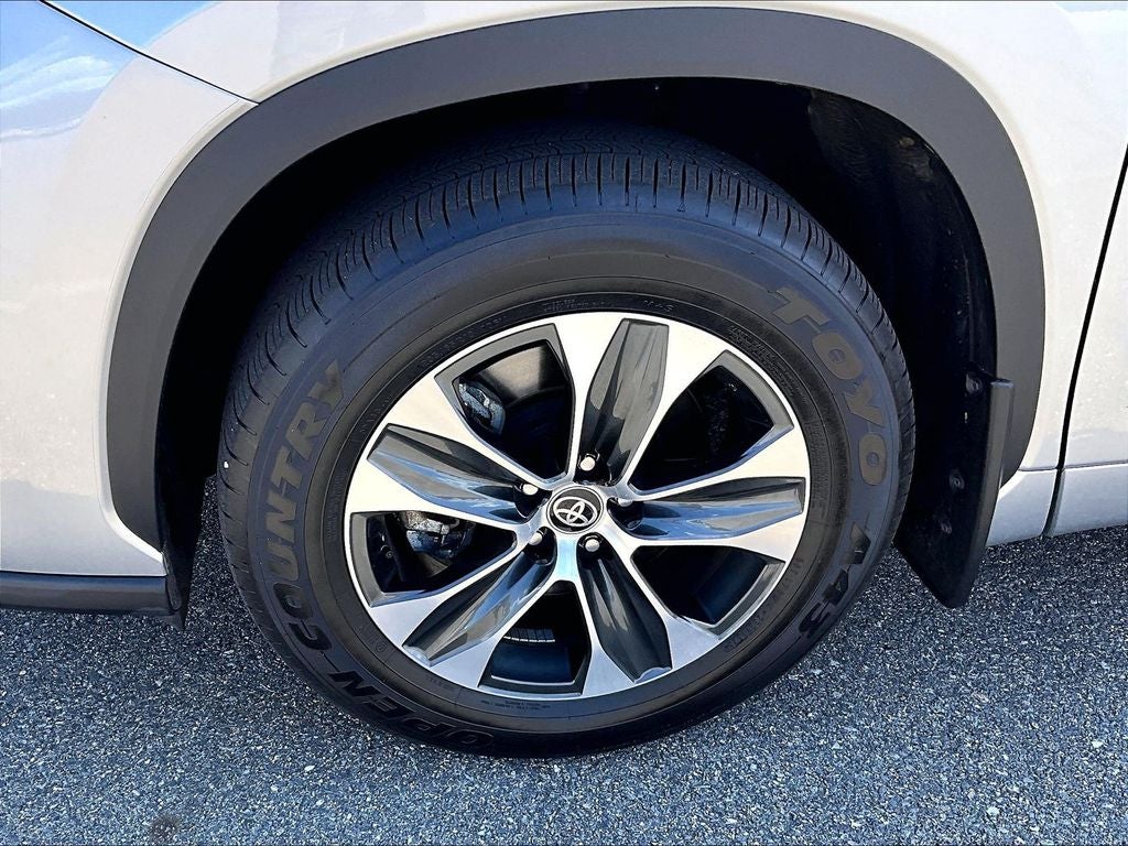 2025 Toyota Highlander XLE