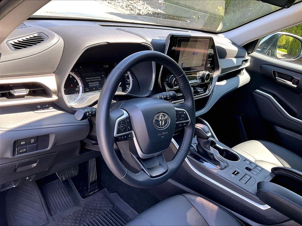 2025 Toyota Highlander XLE