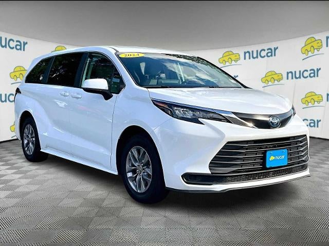 2024 Toyota Sienna LE FWD 8-Passenger (Natl)