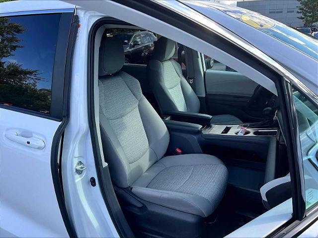 2024 Toyota Sienna LE FWD 8-Passenger (Natl)