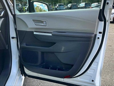 2024 Toyota Sienna LE FWD 8-Passenger (Natl)