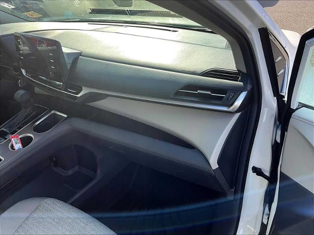 2024 Toyota Sienna LE FWD 8-Passenger (Natl)