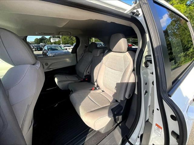 2024 Toyota Sienna LE FWD 8-Passenger (Natl)
